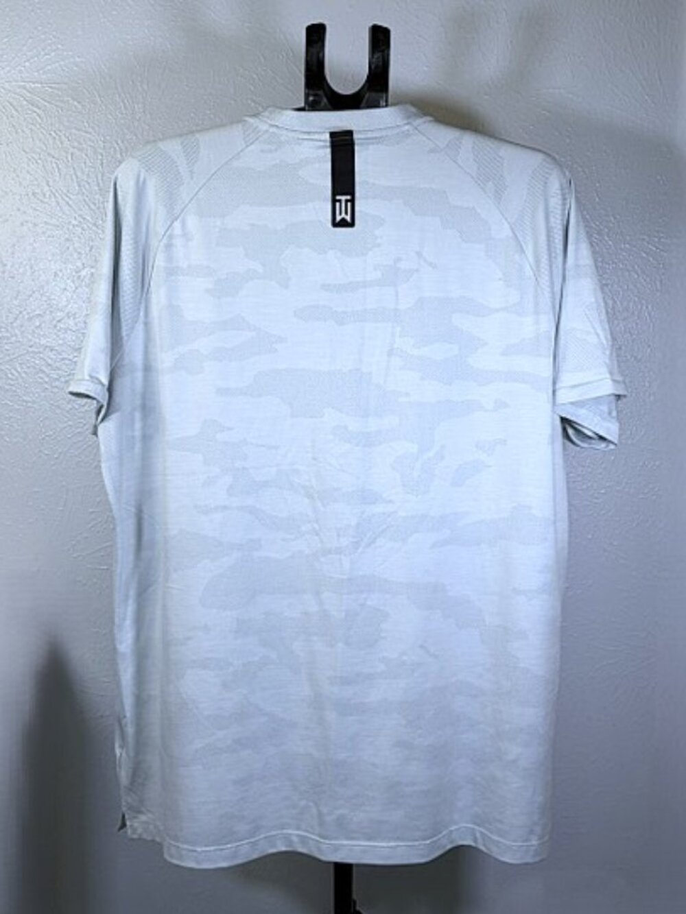 Nike - Picture 2 of 4